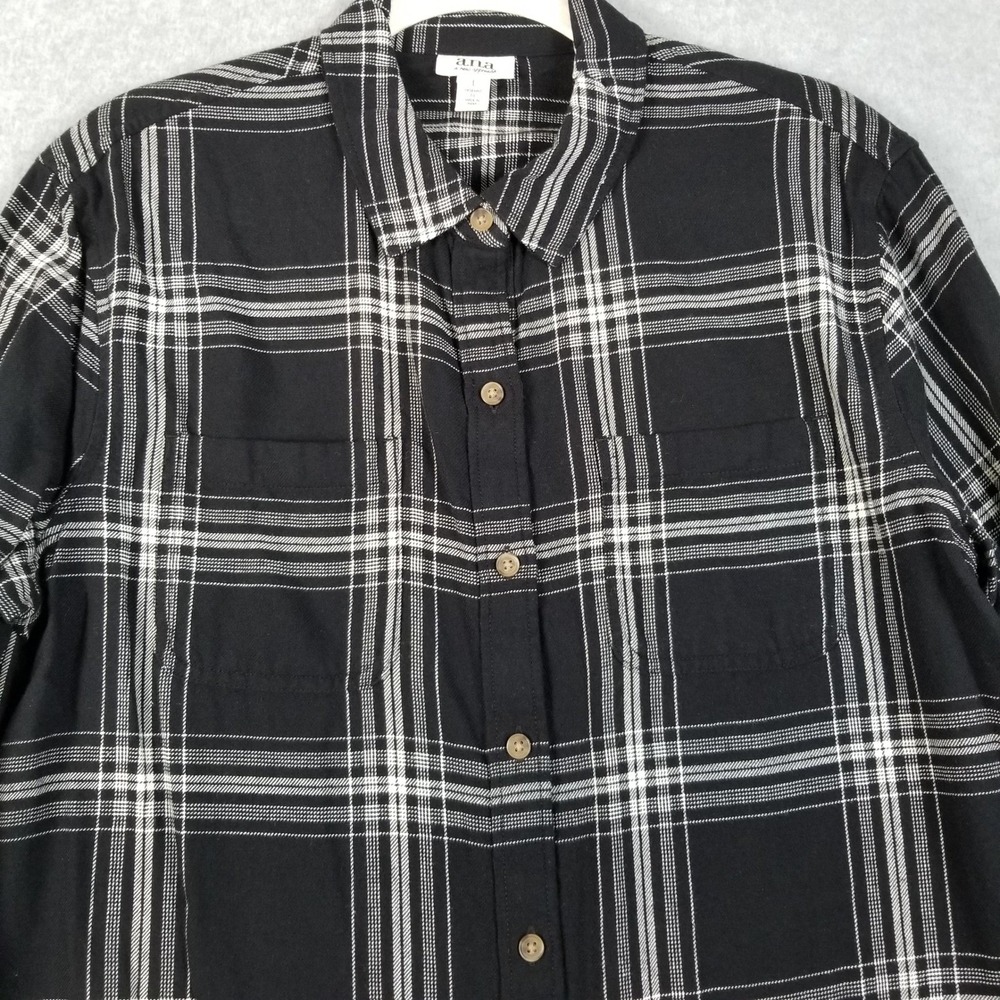 a.n.a Button Up Shirt Women's Large L‎ Black White Plaid Flannel Relaxed Cotton - Picture 2 of 8